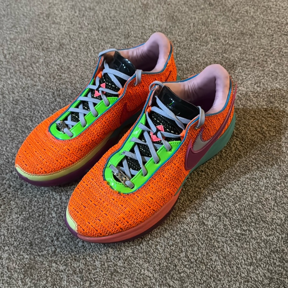 Nike LeBron XX